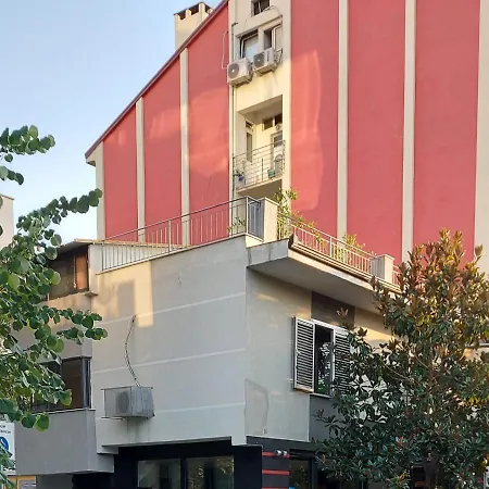 Centerhome Apartment *